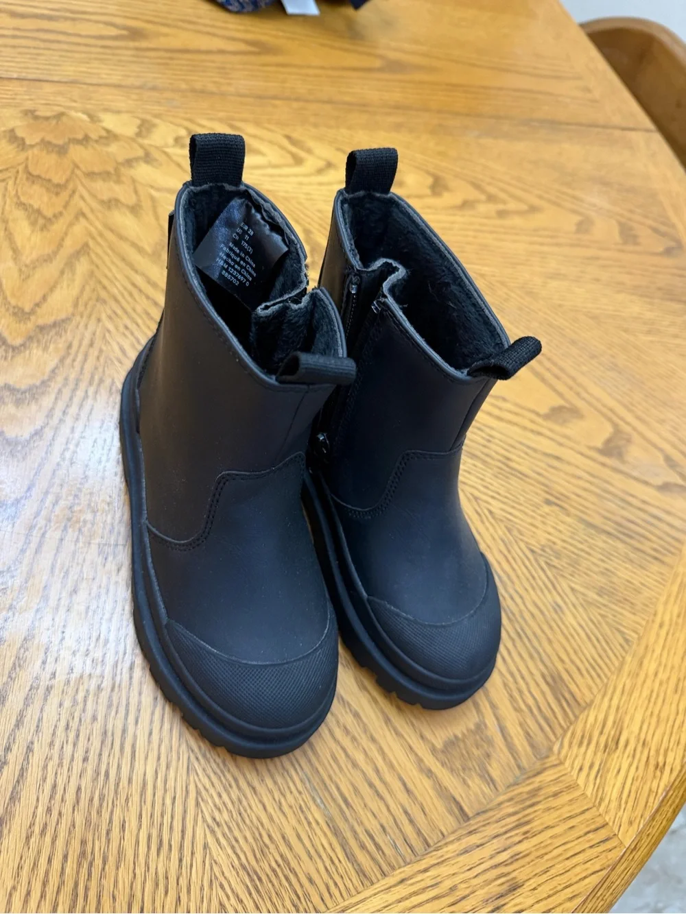 NWOT H&M Kids Waterproof Chelsea Boots